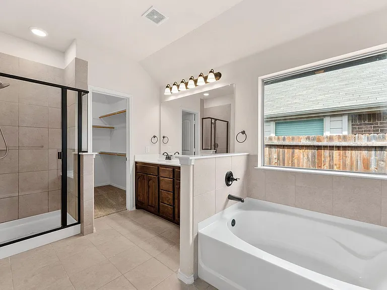 2120 Blakely Ct — Photo 18