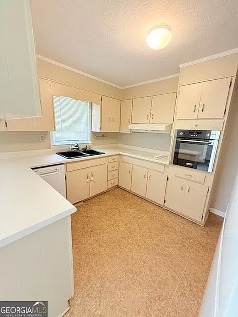 3 bed, 1.5 bath, 1337 sqft, $1,500 — Photo 3