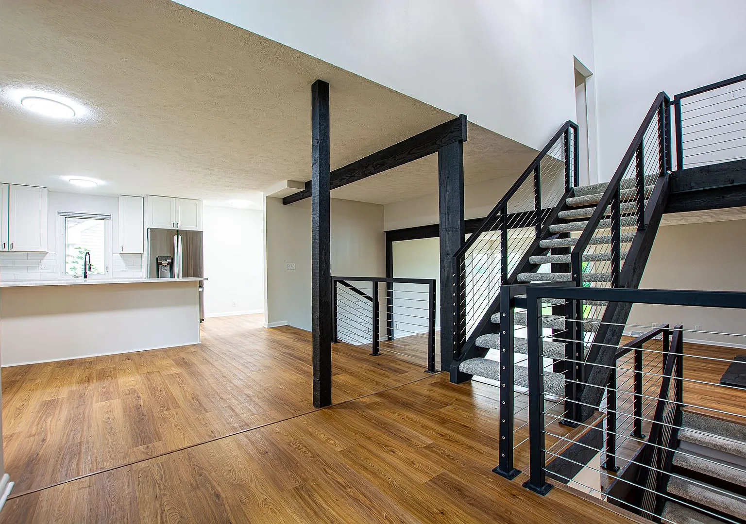 Beautifully Remodeled Modern 5 Bedroom / 3 Bath Home Near Millard North — Photo 2