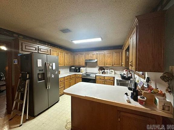 3rd image of 225 Kildee Rd