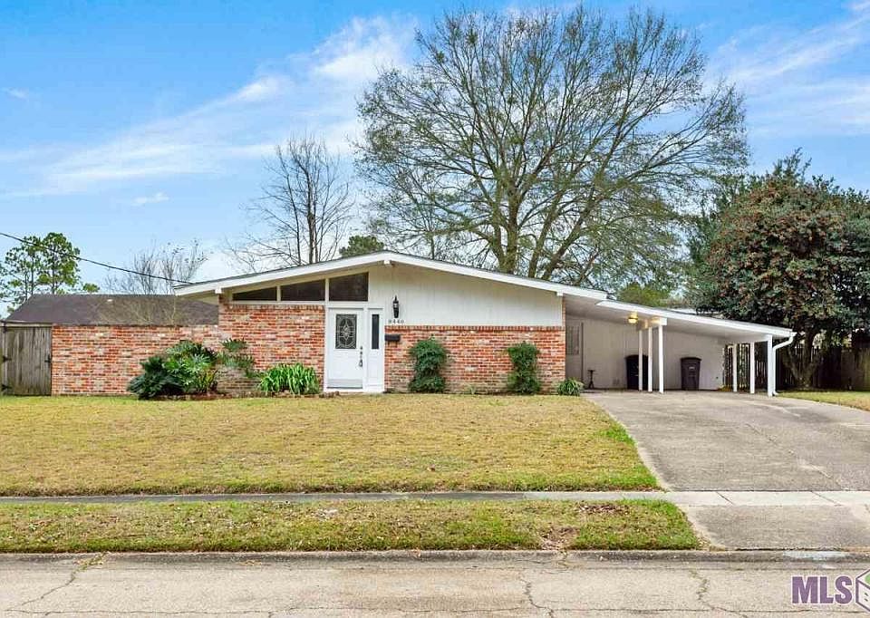 1st image of 8446 S Parkland Dr
