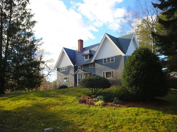 12 Stillwater Circle, Salem, NH 03079