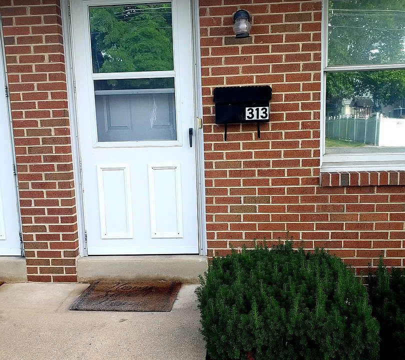313 N Cherry Aly