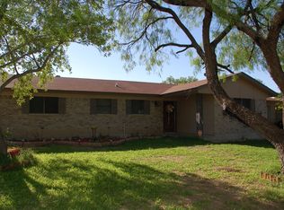 2011 Ricks Dr, Eagle Pass, TX 78852