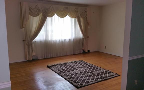 4th image of 1392 Walshire Dr N