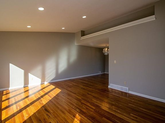 4th image of 6871 Reid Dr