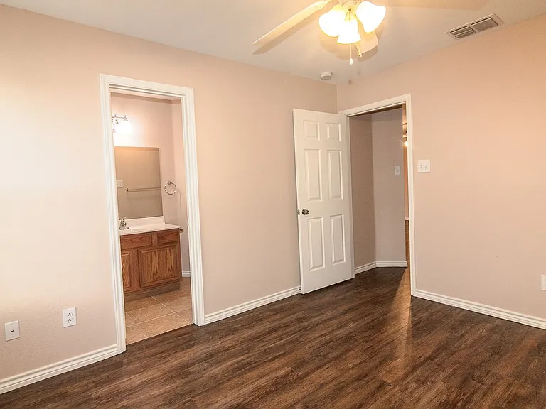 505 N Chicago Ave — Photo 11