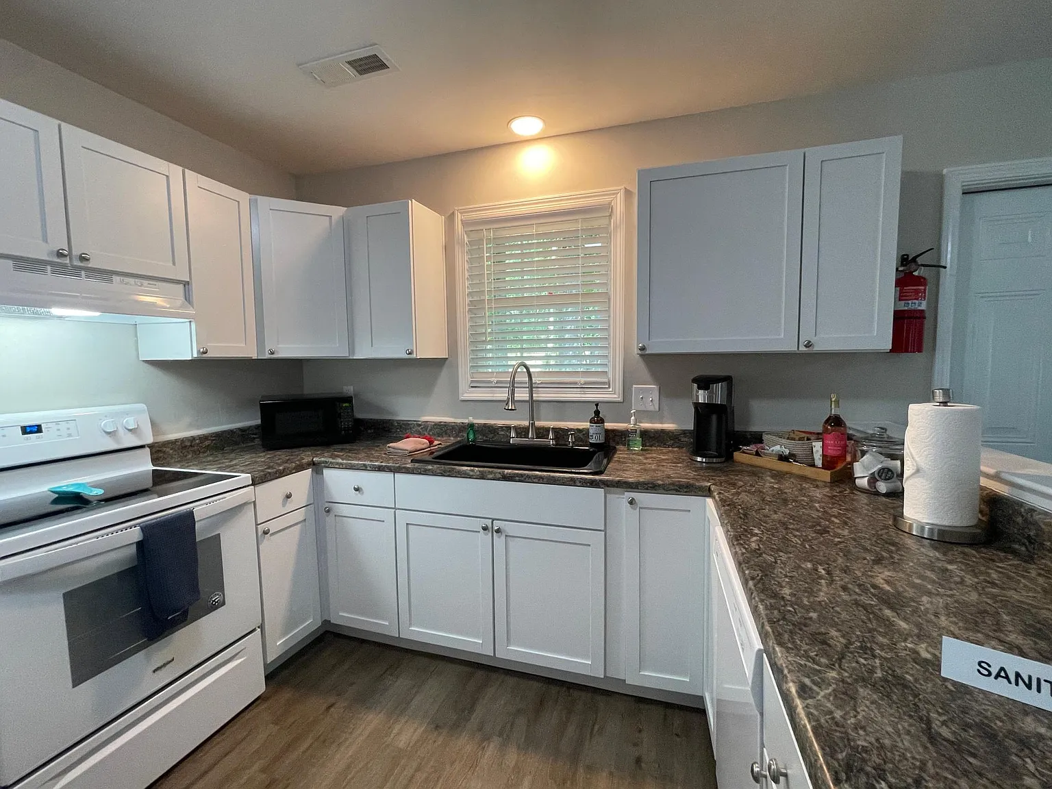 1315 Maryland Dr — Photo 2