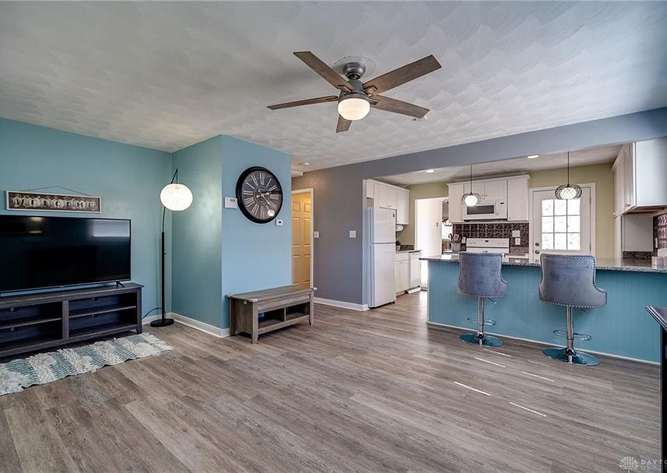 1st image of 2244 Russet Ave