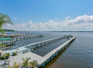 319 Scenic Point Ln, Fleming Island, FL 32003