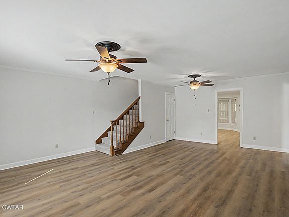 3rd image of 216 Cromwell Sq S