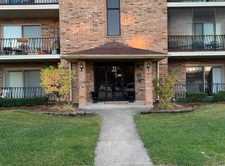 7913 Paxton Ave, Tinley Park, IL 60477
