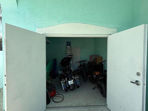 4th image of 875 La Paloma Rd