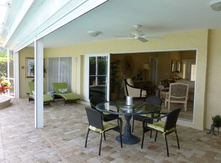 1567 Foxfire Ln, Naples, FL 34104