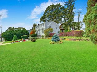 361 Garden City Rd, Franklin Square, NY 11010