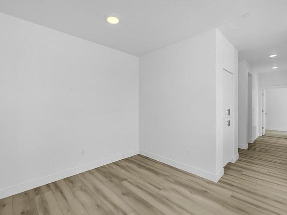 5th image of 5599 Carnelian Pkwy #207