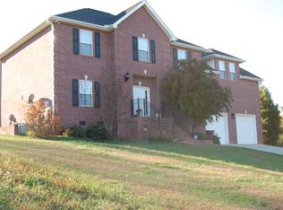 686 Oakley Glen Ln, Lenoir City, TN 37772