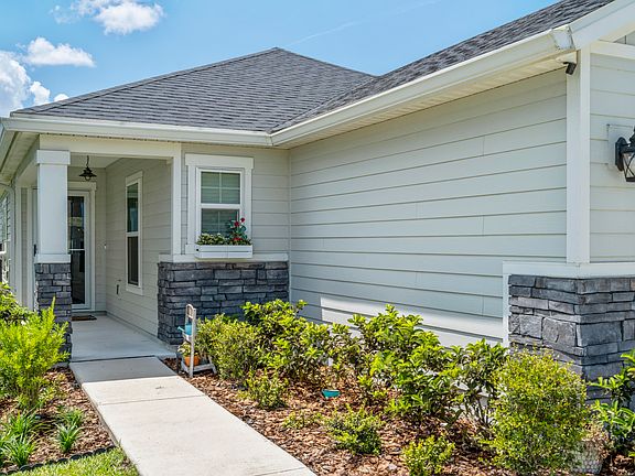 3rd image of 135 Bluejack Ln