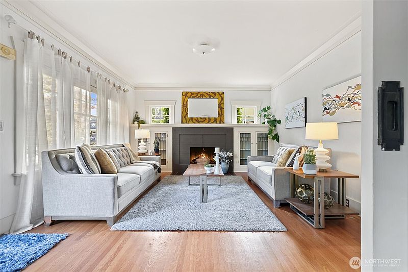 3rd image of 360 Howe Street