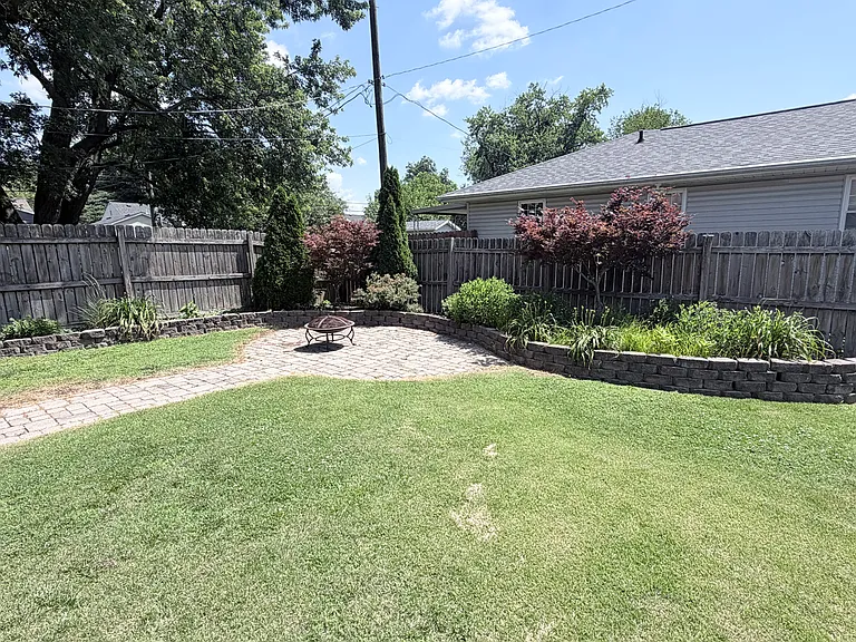 1630 S Walnut Ln — Photo 5