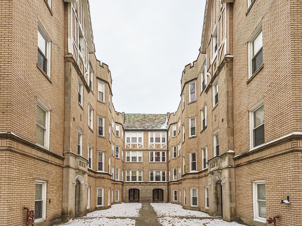 1st image of 6315 N Artesian Ave APT 3W