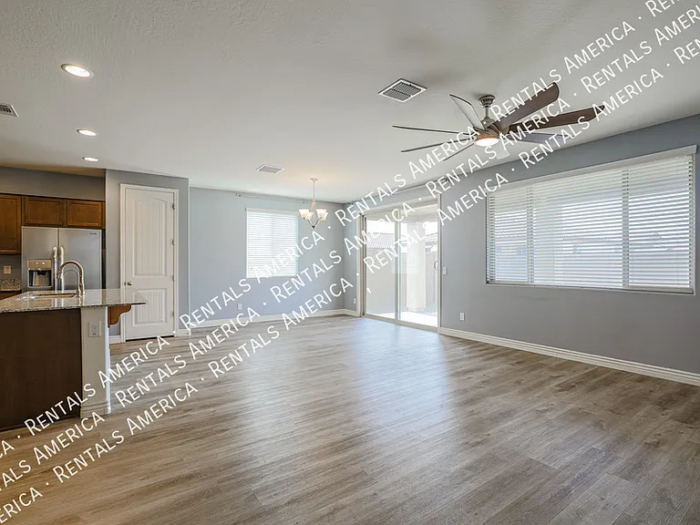 4217 W Winston Dr — Photo 7