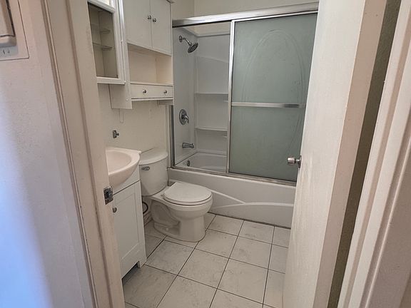 5th image of 5577 Spinnaker Dr APT 1