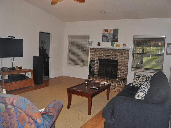 4th image of 14820 Marshland Ct