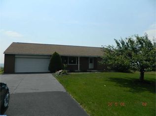 1656 County Line Rd, Bechtelsville, PA 19505