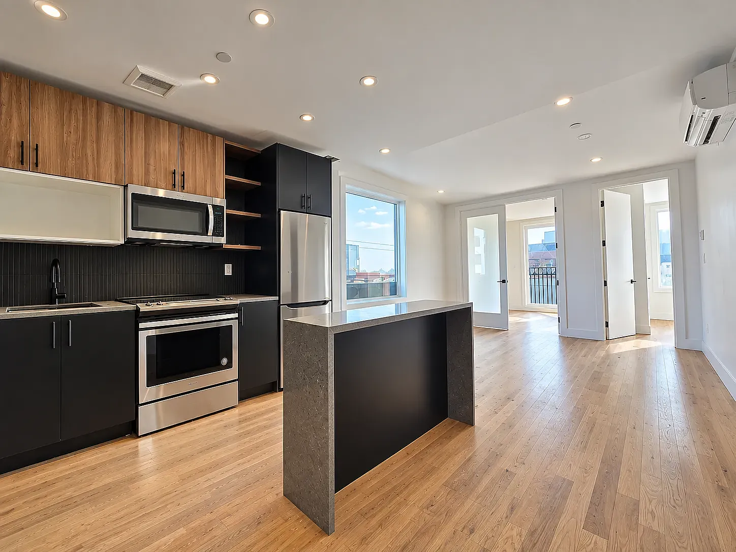 985 Rogers Avenue — Photo 2