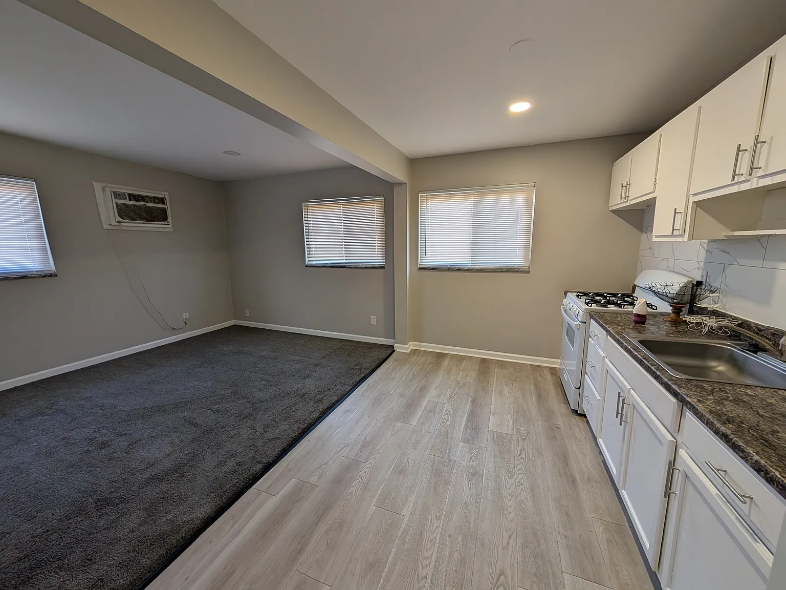 Seabrook Apartments - 3670-C — Photo 1