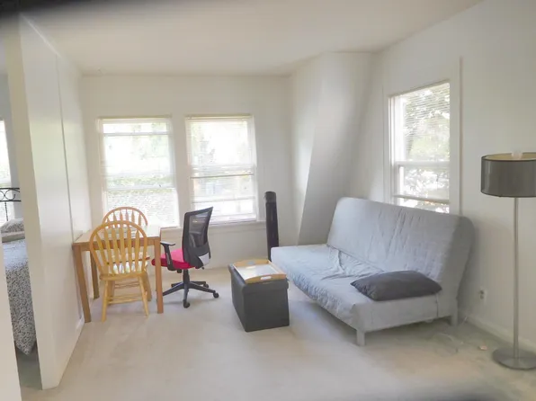 5032 22nd Ave NE #E, Seattle, WA 98105