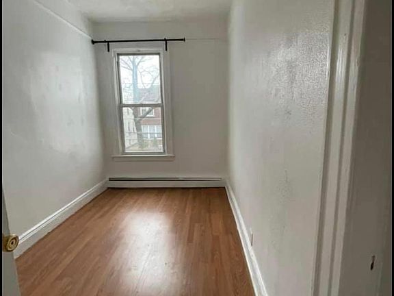 4th image of 2235 E 23rd St #2