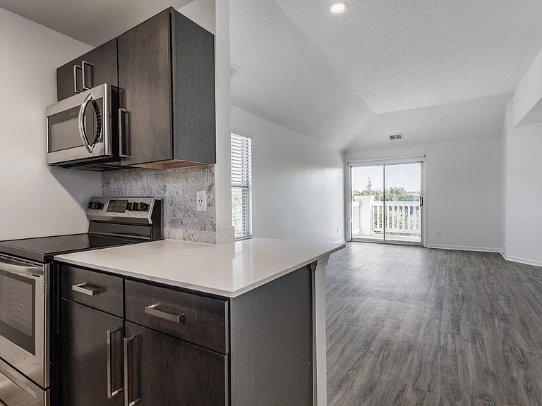 Sundance Apartments — Photo 24