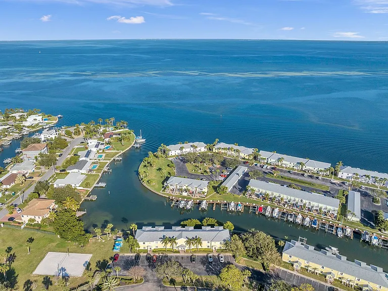 4728 Beach Dr SE #A — Photo 31