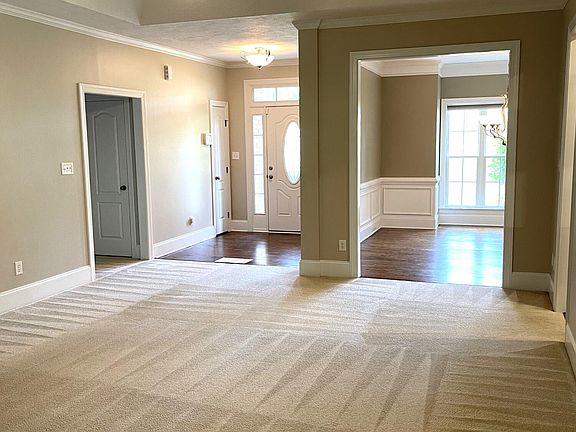 5th image of 1435 Knob Hill Cir