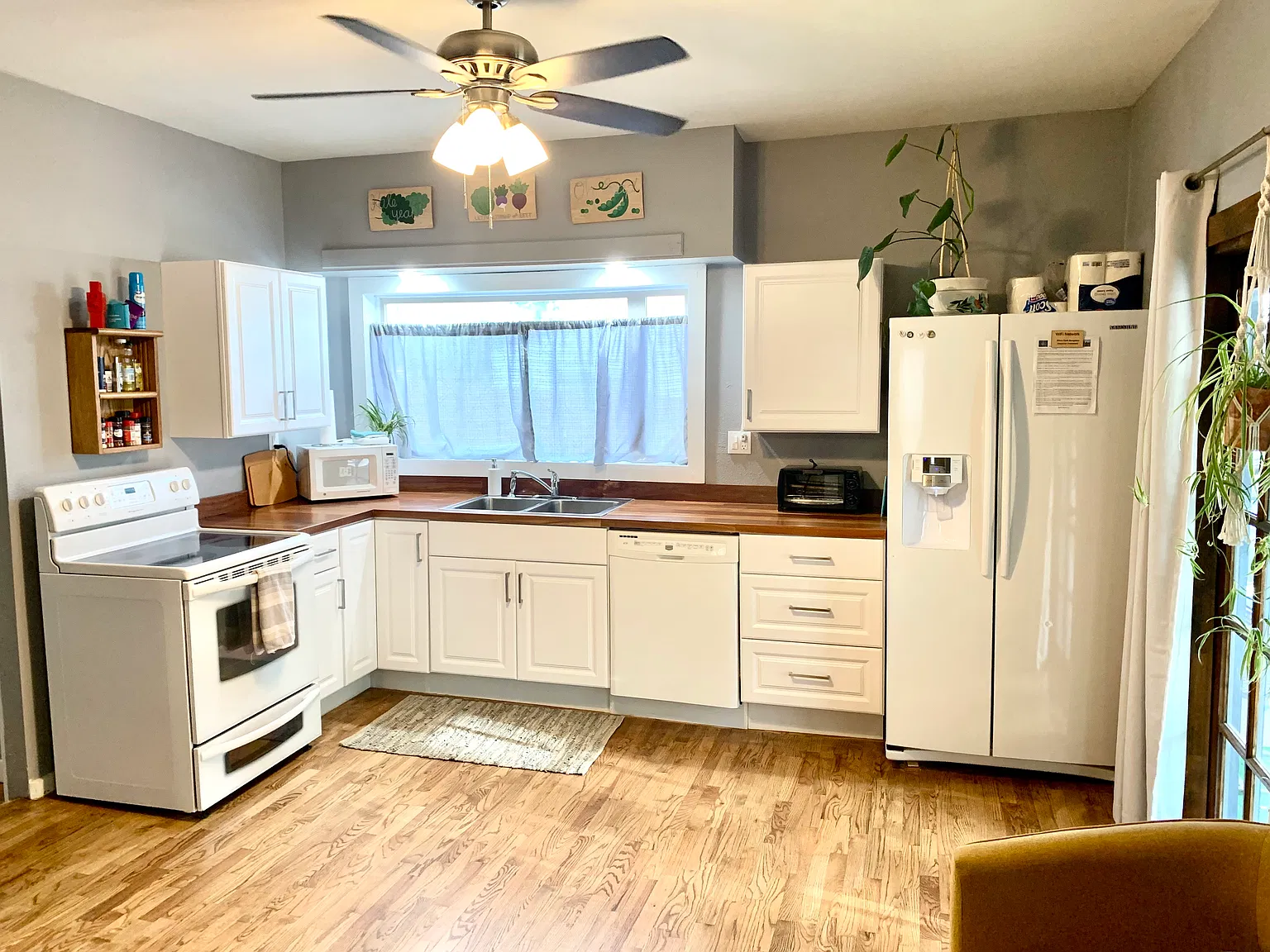 3146 W Pikes Peak Ave — Photo 3
