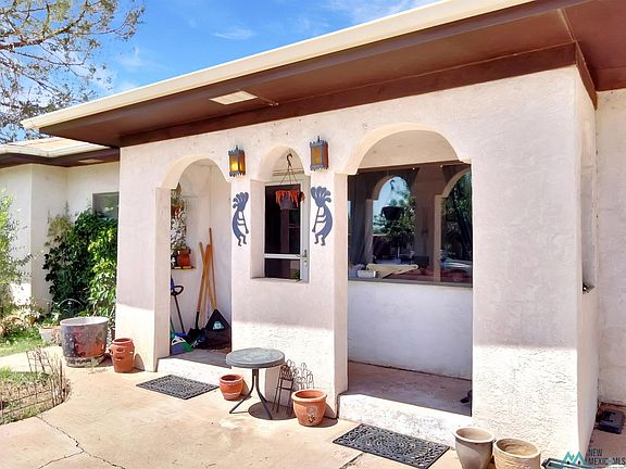 3rd image of 3004 Las Palomas Rd