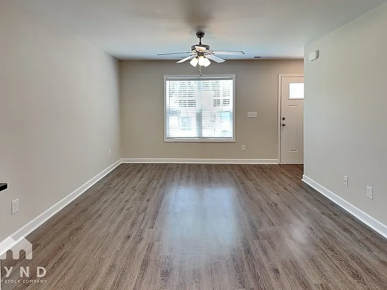 733 Hillside St — Photo 5