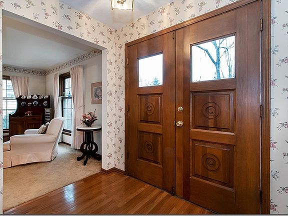 2nd image of 83 Carriage Stone Dr