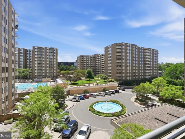 3001 Veazey Ter NW APT 923, Washington, DC 20008