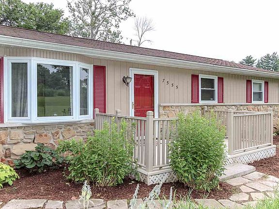 4th image of 7555 Rose Creek Dr