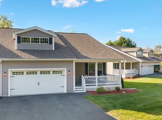 31 Brackett Ln #B, Hudson, NH 03051