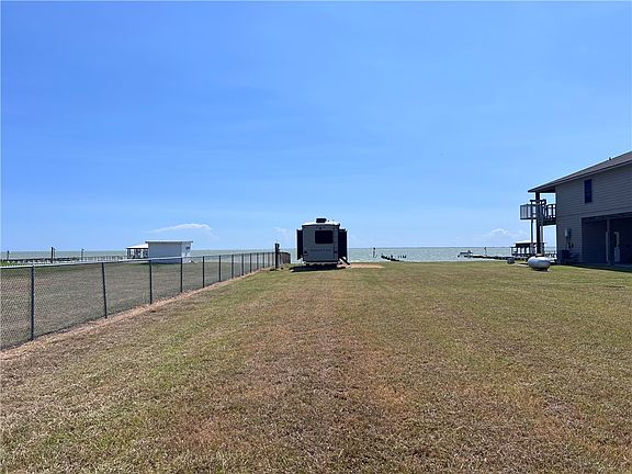 3rd image of 1377 Swan Point Rd