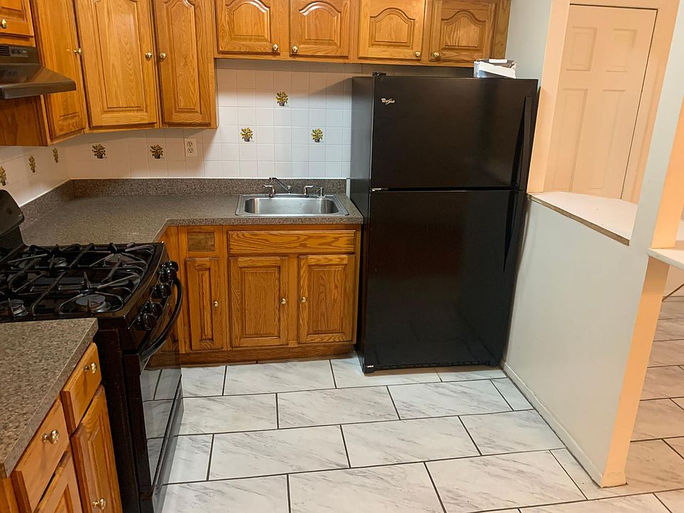 1st image of 1424 E 95th St Floor 1