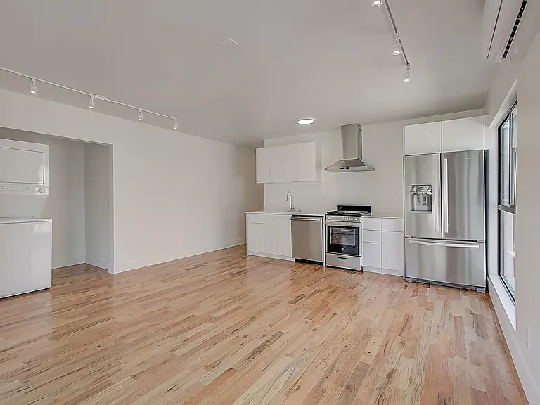 513 N Heliotrope Dr #515 — Photo 11