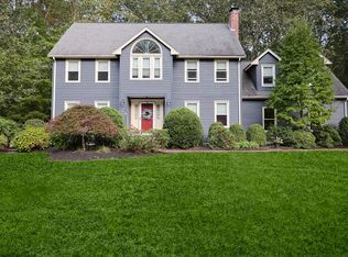 16 Peters Ln, Franklin, MA 02038