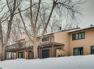 483 W Eagle Lake Dr, Maple Grove, MN 55369