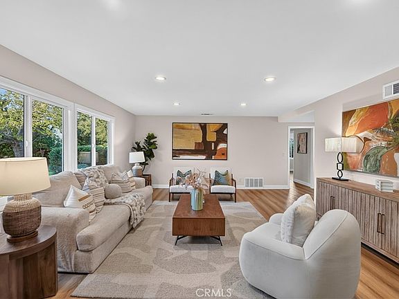 3rd image of 3412 N San Joaquin Rd