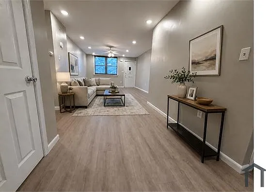 1322 S Newkirk St — Photo 3
